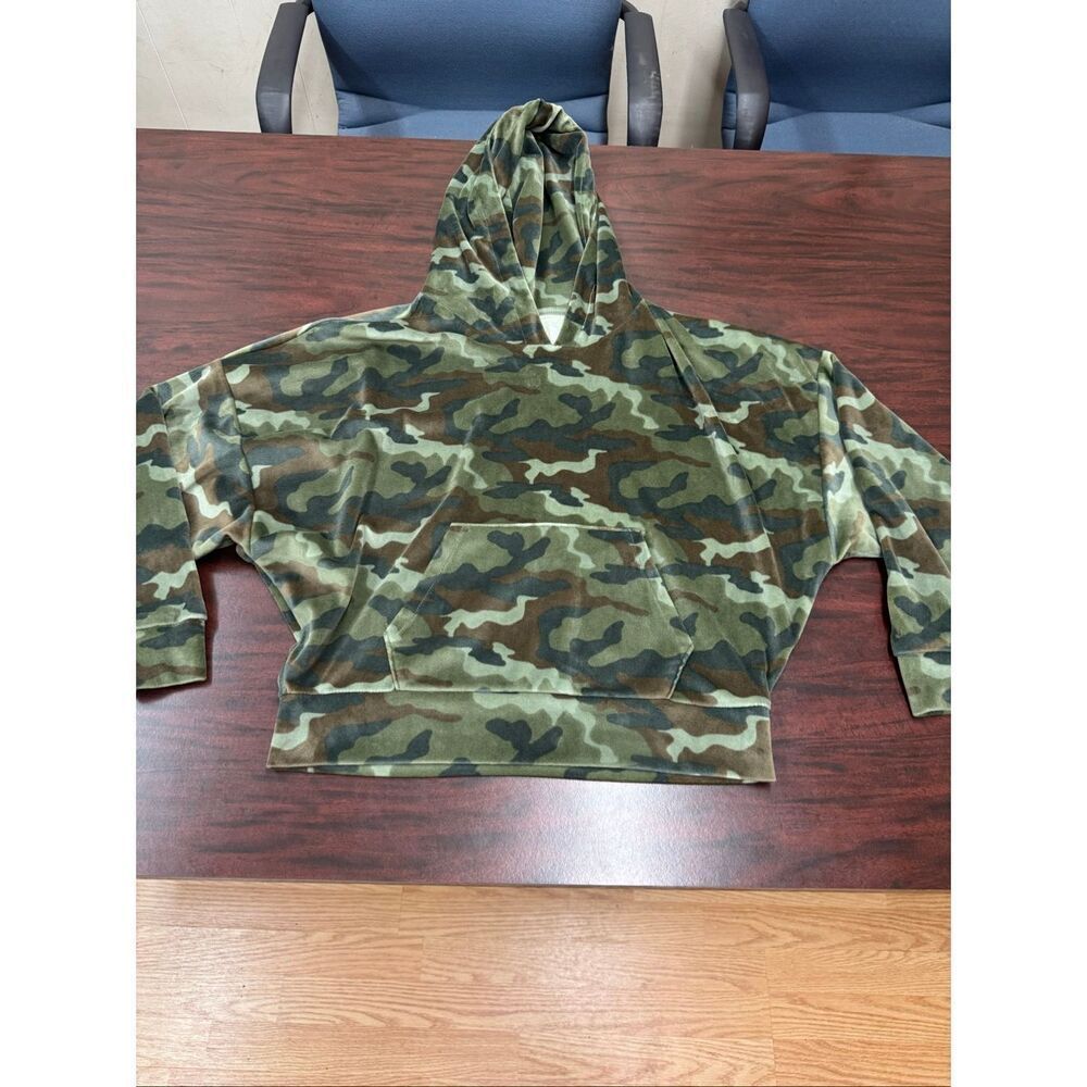 American Eagle Camouflage Plush Cropped Hoodie Size X-Small